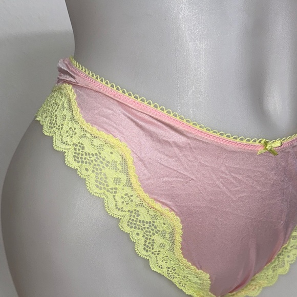 🔥Victoria's Secret Pink Panties with Yellow Lace thong Sz L NWT - Picture 3 of 4